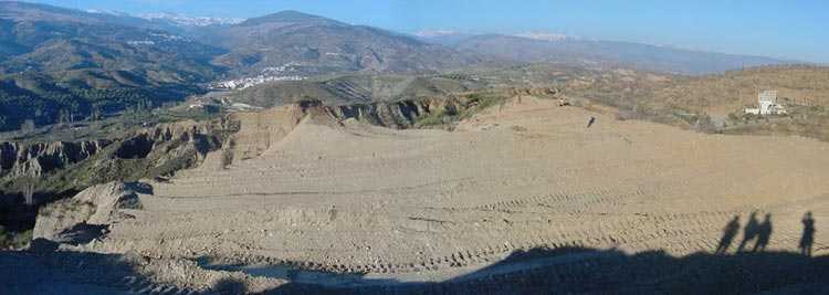 REINOSOS-P1.jpg (40596 bytes)